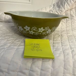 Pyrex Spring Blossom 441 cinderella bowl